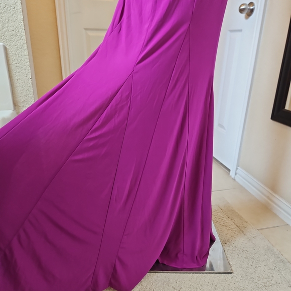 Jump Apparel Magenta Halter Neck Evening Gown – Size 3/4 - Picture 10 of 11